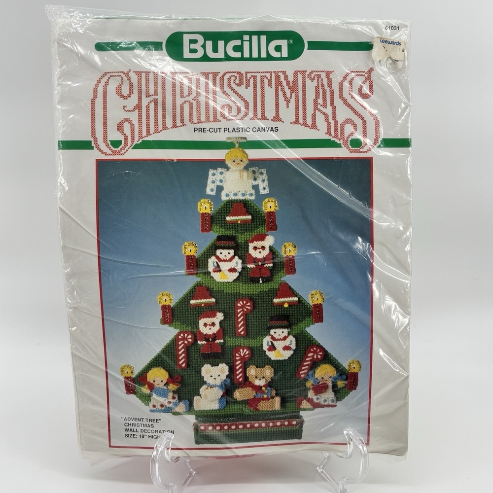 Bucilla Vintage Advent Tree Christmas Wall Decoration Pre Cut Plastic Canvas Kit